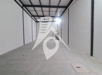 Comercial · 108m² · Galpão na V. Carrão, 108m², 1 Banheiro