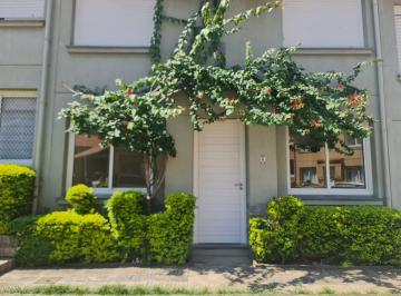 Casa en Venda de 3 quartos Cristal · Casa em condominio no bairro Cristal