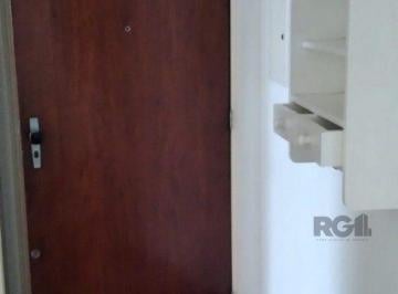 porta entrada · Apartamento 2 dormitórios com Dep. de Empregada