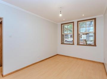 Apartamento de 2 quartos, Porto Alegre · Apartamento no bairro Petrópolis de 2 dormitórios térreo com pátio DESOCUPADO