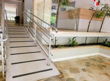 rampa de acesso ao hall · ÓTIMO APARTAMENTO 2 DORMITÓRIOS A 50m DA UFRGS E UFCSPA.