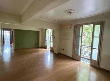 Apartamento · 133m² · 3 Quartos · Apartamento com 03 quartos e 02 banheiros no Centro Histórico de Porto Alegre