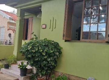 Casa de 3 quartos, Porto Alegre · casa 3 dormitórios+ casa nos fundos de 1 dormitório