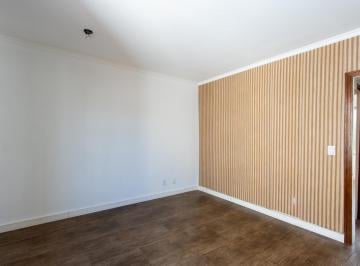 Apartamento totalmente reformado, com localização privilegiada e acesso fácil às · Apartamento com 2 dormitórios com 74m² e 1 vaga e no Menino Deus