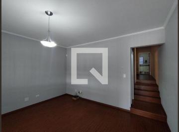 Localizada na charmosa Vila Nair, esta casa oferece uma excelente oportunidade p · Casa à Venda - Bosque da Saúde, 3 Quartos, 107 m2