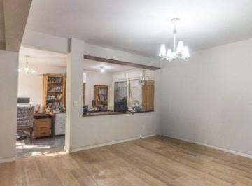 Apartamento de 2 quartos, Porto Alegre · Apartamento no bairro Petrópolis de 2 dormitórios e vaga