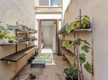 Apartamento en Venda de 2 quartos Petrópolis · apto garden. no bairro Petrópolis, com lindo pátio privativo. todo reformado.