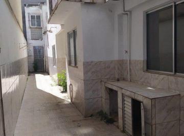 Maravilhosa casa à venda na Cidade Baixa, Porto Alegre, RS! Esta espaçosa casa d · CASA A VENDA NA CIDADE BAIXA PRÓXIMO A JOÃO ALFREDO - CÓD. RP379265