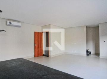 Localizada em São Paulo, esta casa oferece uma excelente oportunidade para quem · Casa à Venda - Parque São Domingos, 3 Quartos, 192 m2