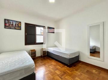 Esta encantadora casa de 110 metros quadrados oferece uma combinação perfeita de · Casa à Venda - Vila Mascote, 2 Quartos, 110 m2
