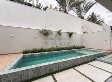 Casa · 452m² · 5 Quartos · 4 Vagas · Oportunidade - Casa Nova em Condomínio - Condomínio Alphaville II - 5 Suítes - 470,24m².
