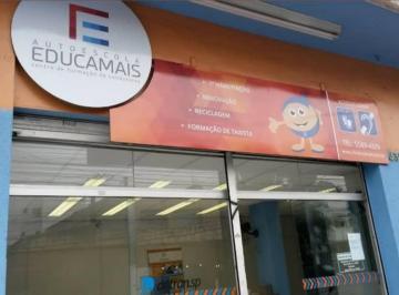 Comercial · 220m² · 1 Vaga · Loja na Avenida Engenheiro Armando de Arruda Pereira, N. 439 - Térreo • 220 m²