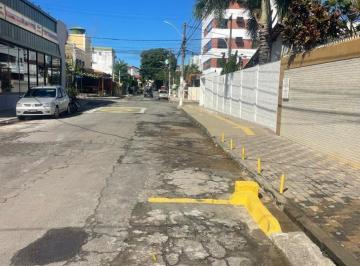 Casa de 6 quartos, Salvador · Casa Duplex na Pituba | 340m² | 6 Quartos (2 no Térreo) | 4 Vagas | Rua das Acácias