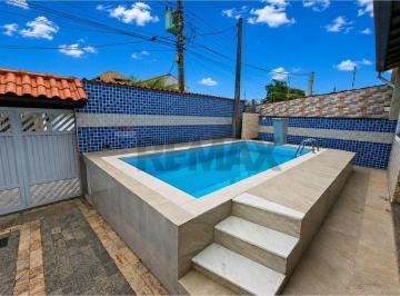 Casa · 142m² · 3 Quartos · 2 Vagas · "Casa com Piscina em Balneário Oasis, SP - 250m²"