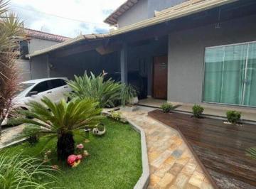 Casa · 150m² · 3 Quartos · 4 Vagas · Bairro Santa Luzia - Vila Magdalena - Casa 03 quartos, suíte e 04 vagas.