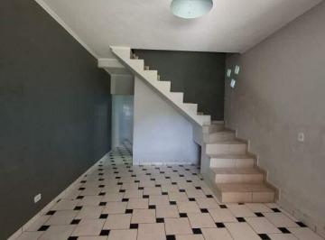 Casa · 136m² · 2 Quartos · 2 Vagas · Sobrado para aluguel com 2 quartos no bairro Laranjeiras