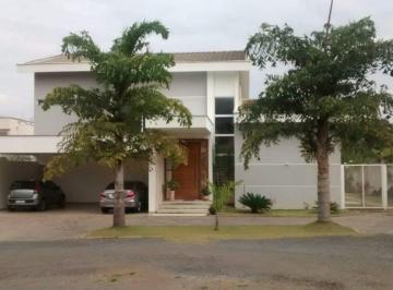 Casa · 421m² · 3 Quartos · 3 Vagas · Espetacular Residência de Alto Padrão no SMLN: Luxo, Espaço e Natureza