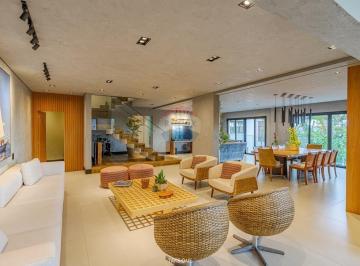 Casa · 490m² · 5 Quartos · 2 Vagas · Casa reformada para venda no Condomínio Estância Marambaia