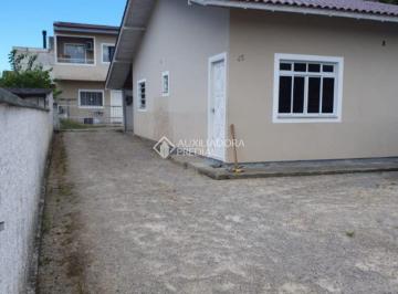 Casa · 253m² · 7 Quartos · 4 Vagas · Três casas no mesmo Terreno no Rio Grande / Palhoça