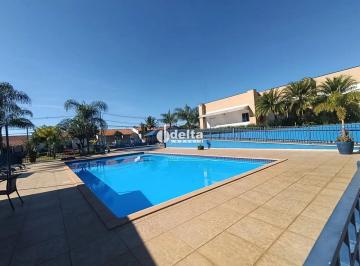 Casa · 150m² · 3 Quartos · 2 Vagas · Casa em condomínio com 3 quartos sendo 1 suíte disponível para locação no bairro Aclimação em Uberlâ