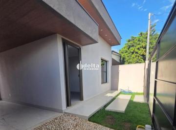 Casa · 180m² · 3 Quartos · 4 Vagas · Casa residencial com 3 quartos sendo 1 suíte disponível para venda no bairro Umuarama em Uberlândia-