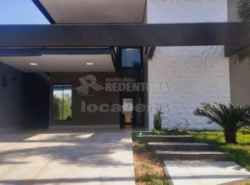 Casa · 379m² · 3 Quartos · 4 Vagas · Casa no Village Damha III com suite master e área de lazer com churrasqueira