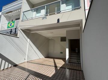 Casa · 130m² · 2 Quartos · 2 Vagas · Sobrado com Excelente localização em Socorro, Interior de SP.
