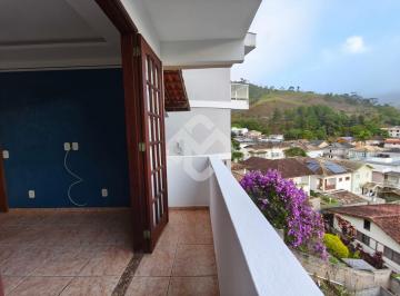 Casa · 121m² · 2 Quartos · Casa com 2 Quartos, Varanda e Vista Livre na Tijuca – Teresópolis