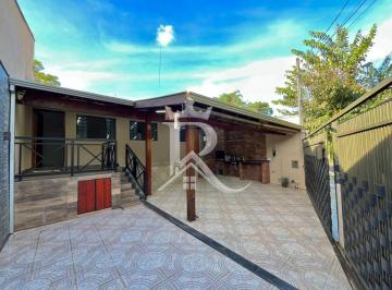 Casa · 110m² · 3 Quartos · 2 Vagas · VENDO Casa com 3 Dormitórios e Área Gourmet na Região Leste