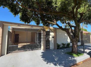 Casa · 200m² · 4 Quartos · VENDO Casa Com 4 Dormitórios e Piscina Próx. Ao Aeroporto