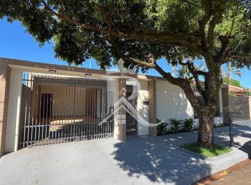 Casa · 200m² · 4 Quartos · VENDO Casa Com 4 Dormitórios e Piscina Próx. Ao Aeroporto