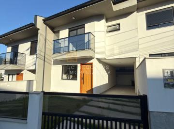 Casa · 107m² · 3 Quartos · 1 Vaga · Sobrado à venda no bairro Potecas - São José/SC