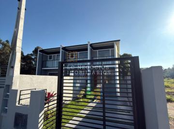 Casa · 100m² · 2 Quartos · 2 Vagas · Sobrado à venda no bairro Sertão do Maruim - São José/SC