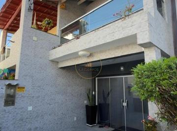Casa · 250m² · 3 Quartos · 2 Vagas · Casa Triplex de Alto Padrão no Petromar/Alamares – R$ 880.000