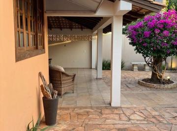 Apartamento · 450m² · 5 Quartos · 4 Vagas · casa de alto padrão no bairro Santa rosa em Cuiabá com potencial comercial