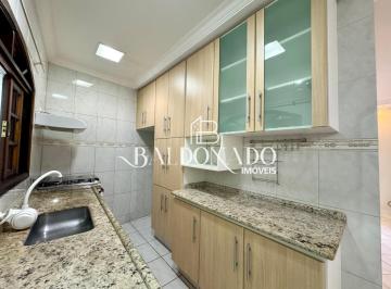 Casa · 80m² · 2 Quartos · Casa para Locação em Extrema MG, 2 dormitórios, próximo ao centro com 80m²