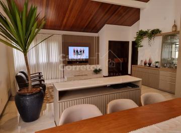 Casa · 245m² · 3 Quartos · 2 Vagas · INCRÍVEL CASA DE 3 DORMITÓRIOS SENDO 1 SUÍTE