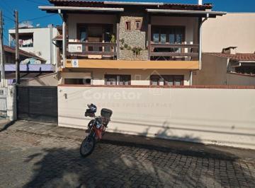 Casa · 250m² · 6 Quartos · 2 Vagas · DUAS CASAS NO MESMO TERRENO COM 250m² CONSTRUÍDOS