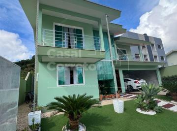 Casa · 250m² · 3 Quartos · 2 Vagas · Casa à venda no bairro Santa Terezinha - Brusque/SC