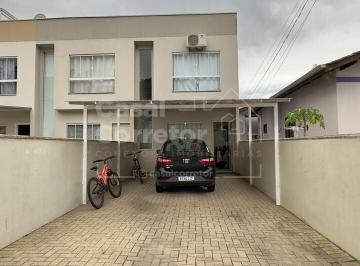 Casa · 124m² · 3 Quartos · 2 Vagas · Sobrado à venda no bairro Rio Branco - Brusque/SC