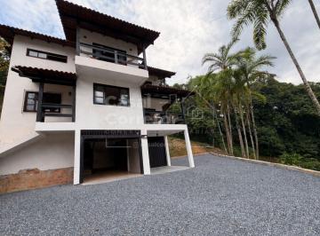 Casa · 300m² · 4 Quartos · 3 Vagas · Casa à venda no bairro São Pedro - Brusque/SC