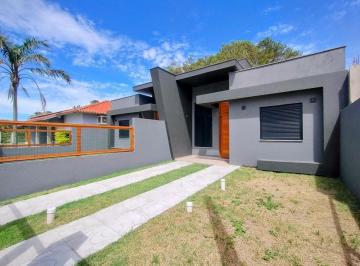 Casa de 2 quartos, Capão da Canoa · Casa geminada em Capão Novo com 69 m² e 2 quartos sendo 1 suíte para venda