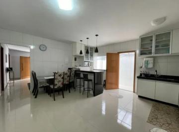 Casa de 3 quartos, São Paulo · Casa de 180 m² con 3 quartos en venda en Jardim Regina