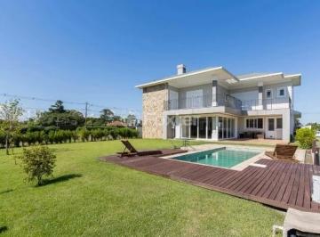Fachada 2.jpg · Casa em Condomínio, 4 dormitórios, 388 m², em Sans Souci