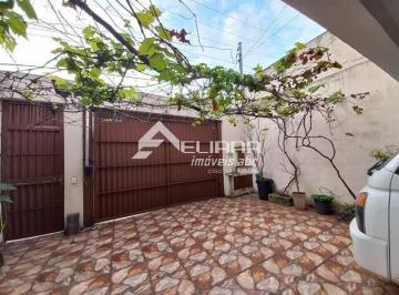 Casa · 217m² · 3 Quartos · 4 Vagas · Casa assobradada no B. Olímpico - 2 quartos + Edícula