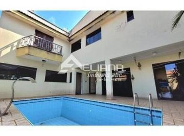 Casa · 540m² · 5 Quartos · 10 Vagas · Sobrado 540 m² - 5 quartos - 4 suítes - Piscina - 10 vagas - B. Jardim