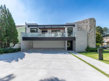Casa de 4 quartos, Santana de Parnaíba · Obra-prima da Arquitetura Moderna no Alphaville 10: Retrofit completo com conforto e tecnologia