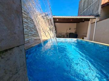 Casa de 2 quartos, Mongaguá · Casa com Piscina e 175m² de Terreno em Mongaguá