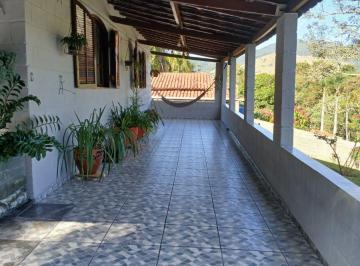 Rural de 3 quartos, Guararema · Linda Chácara Avarandada em Guararema com 3.000m² | 3 quartos (1 suíte)