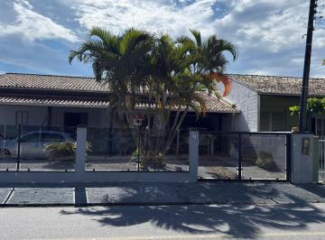Apartamento · 3 Quartos · 2 Vagas · 
                                Casa à Venda no Centro – Conforto, Espaço e Ótima Localização!
    